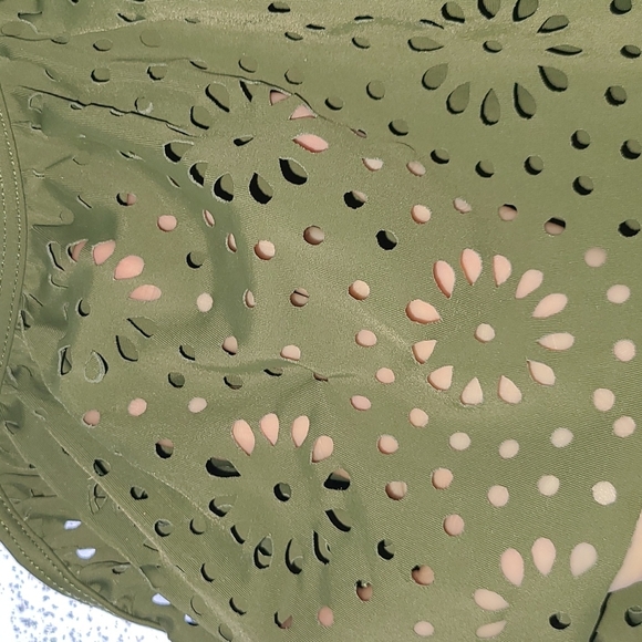 **NWOT** BATHING SUIT - SIZE L - Picture 3 of 4